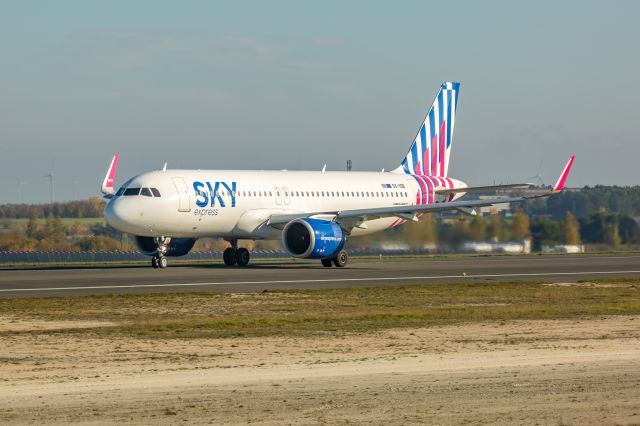Airbus A320 (SX-IOB)