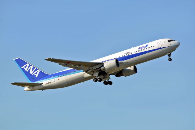 BOEING 767-300 (JA605A)