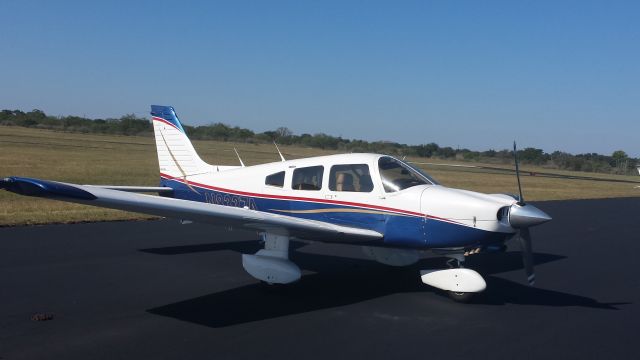 Piper Cherokee (N8337A)