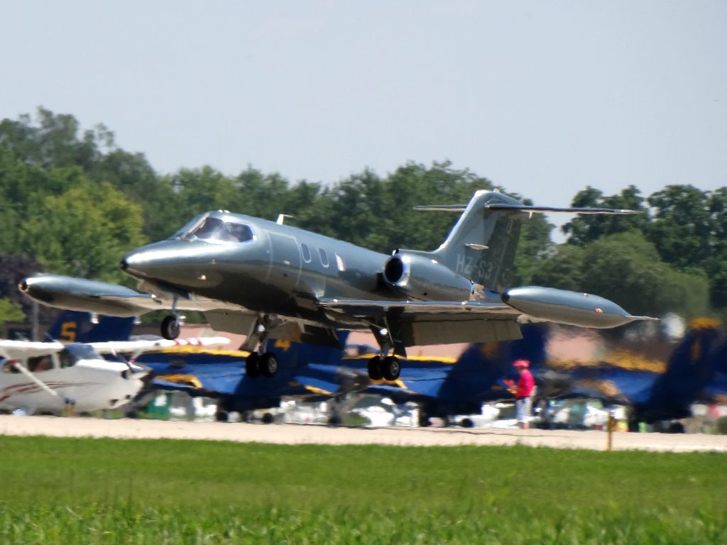 Learjet 24 (HZS3)