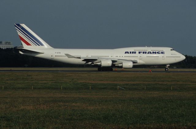 Boeing 747-400 (F-GITE) - Departure at Narita Intl Airport Rwy16 on 1992/11/03