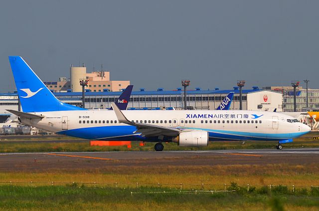 Boeing 737-800 (B-5318) - I took this picture on May 30, 2017.