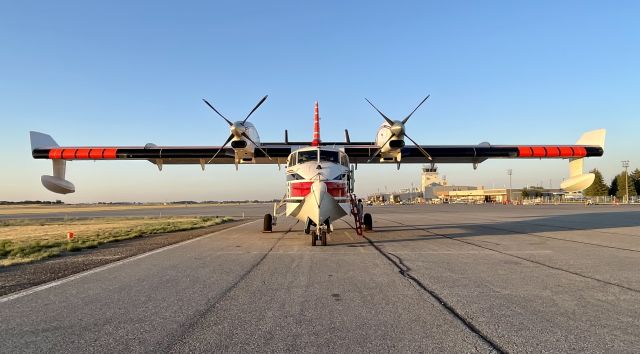 Canadair CL-415 SuperScooper (N392AC)