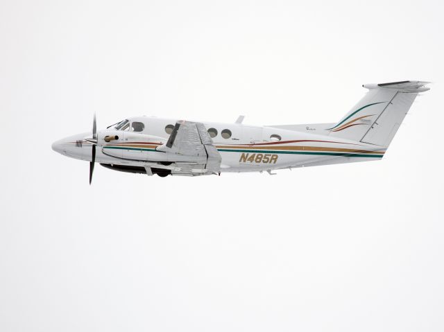 Beechcraft King Air 90 (N485R) - Take off runway 28.