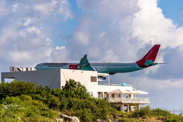 Airbus A340-600 (G-ECLB) - On short final 10