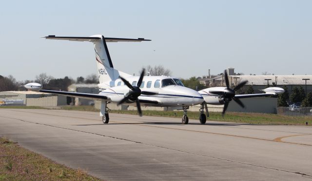 Piper Cheyenne 400 (N46HL) - A 1985 Piper PA-42-1000 Cheyenne L/S making the turn from the taxiway onto the ramp at Pryor Field Regional Airport, Decatur, AL - March 9, 2017.