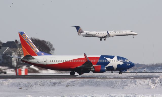 BOEING 737-300 (N352SW)