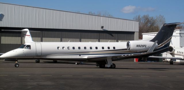 Embraer ERJ-135 (N925FL)