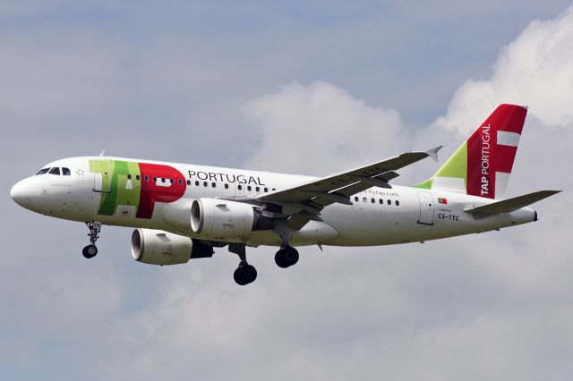 Airbus A319 (CS-TTC)