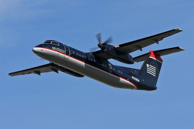 de Havilland Dash 8-200 (N328EN)