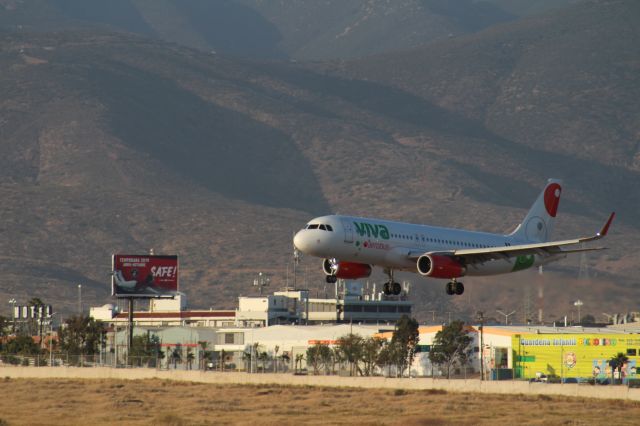 Airbus A320 (XA-VAK) - APROXIMACIÓN PISTA 27