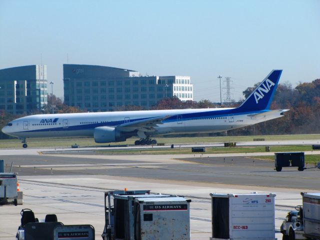 BOEING 777-300 (JA781A)