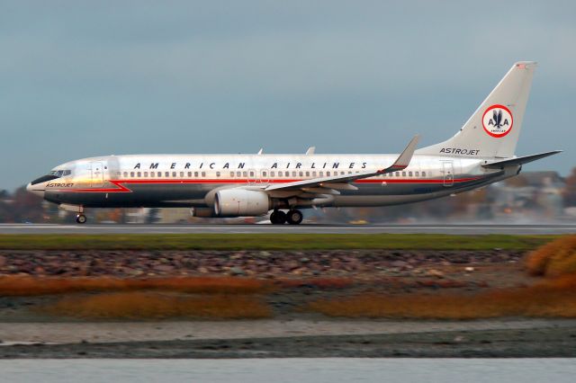 Boeing 737-800 (N951AA) - American Airlines Astrojet departing for Miami on 22L