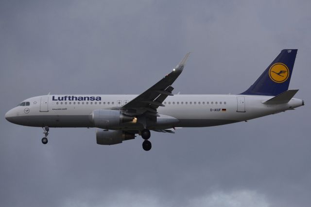 Airbus A320 (D-AIUF)