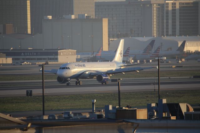 Airbus A320 (XA-MYR)
