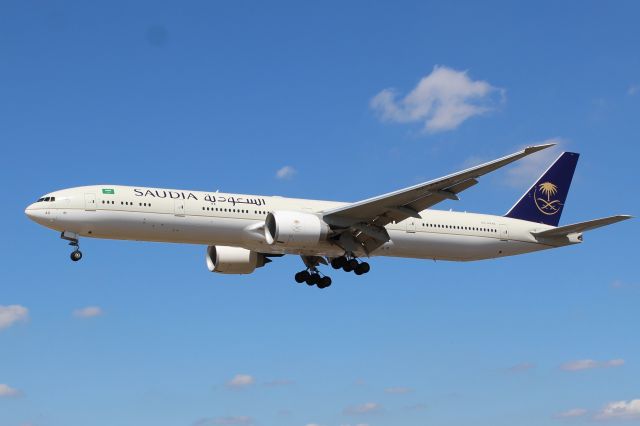 BOEING 777-300 (HZ-AK40) - Saudia (SV) HZ-AK40 B777-3FG ER [cn61598]br /London Heathrow (LHR). Saudia flight SV117 arriving from Riyadh King Khalid (RUH)..br /Taken from Myrtle Avenue 'Gardens'. Hatton Cross (end of 27L runway)br /br /2018 08 02br /a rel=nofollow href=http://alphayankee.smugmug.com/Airlines-and-Airliners-Portfolio/Airlines/Asia-Pacific-Airlines/Saudia-SV/https://alphayankee.smugmug.com/Airlines-and-Airliners-Portfolio/Airlines/Asia-Pacific-Airlines/Saudia-SV//a