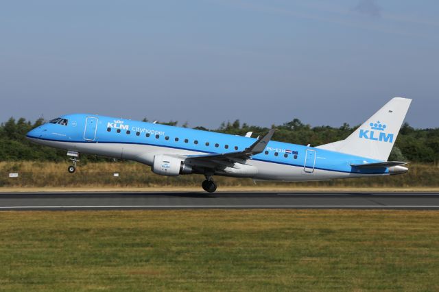 Embraer 175 (PH-EXH) - KLM1072 returning to AMS