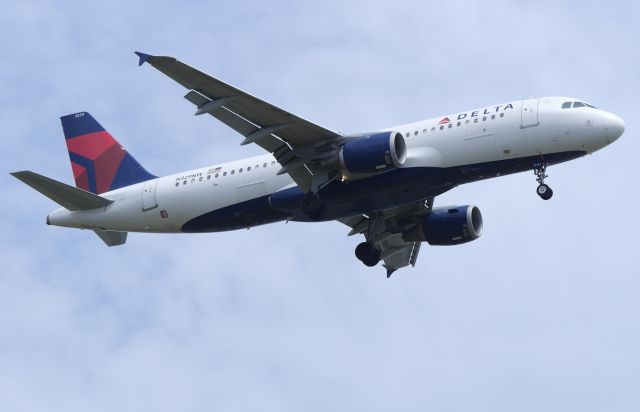 Airbus A320 (N329NW)