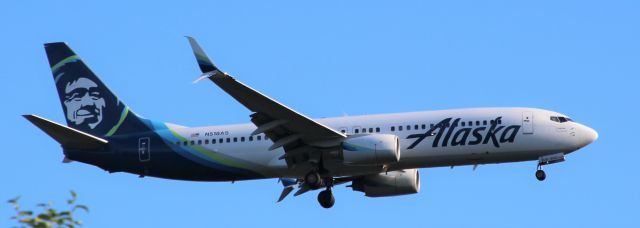 Boeing 737-800 (N518AS)