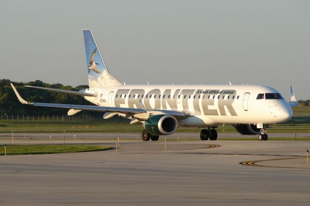 Embraer ERJ-190 (N175HQ)