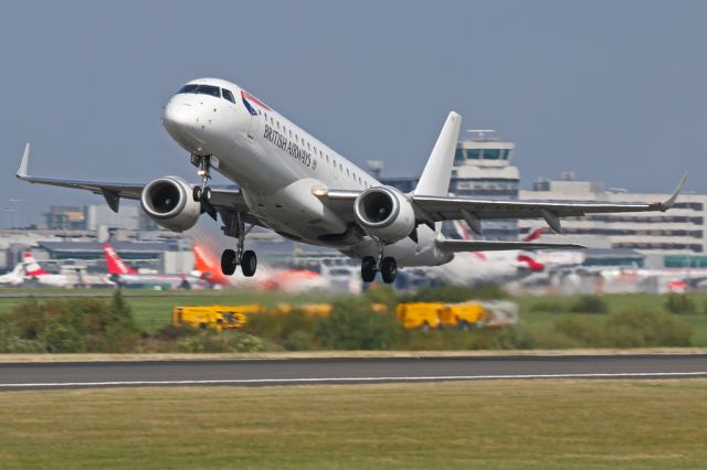 Embraer ERJ-190 (G-LCYY) - The plain white E190 departing to Nice as BAW7323