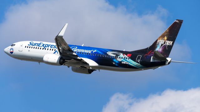 Boeing 737-700 (TC-SPO) - paramount star trek special livrery 