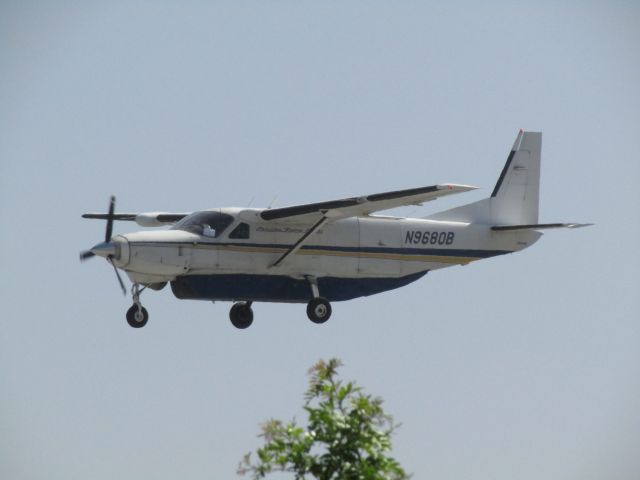 Cessna Caravan (N9680B) - Landing RWY 30