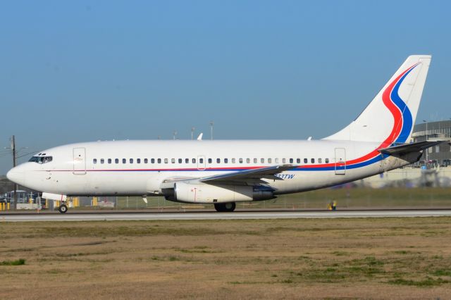 Boeing 737-200 (N733TW)