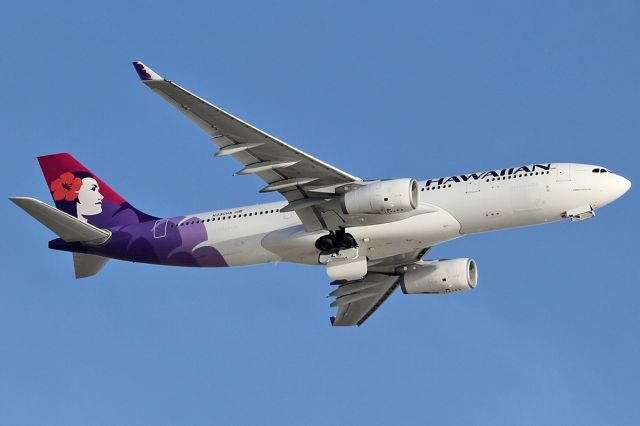 Airbus A330-200 (N390HA) - Taking off.