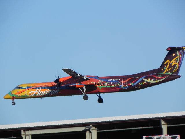 de Havilland Dash 8-100 (N425QX)