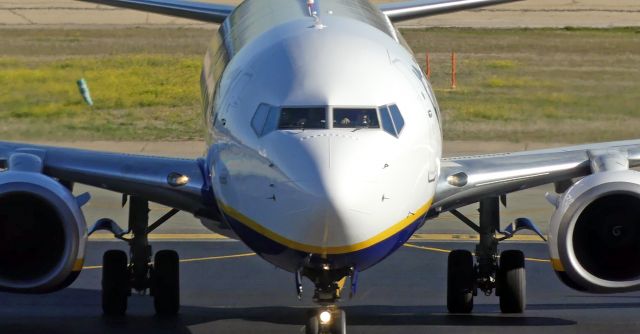 Boeing 737-700 (EI-EFG)