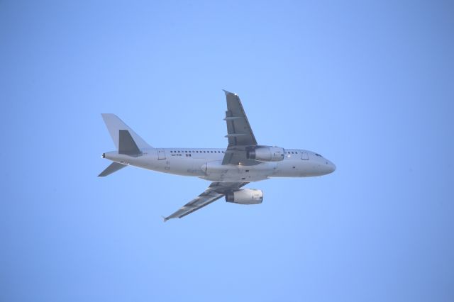 Airbus A319 (XA-VOE)