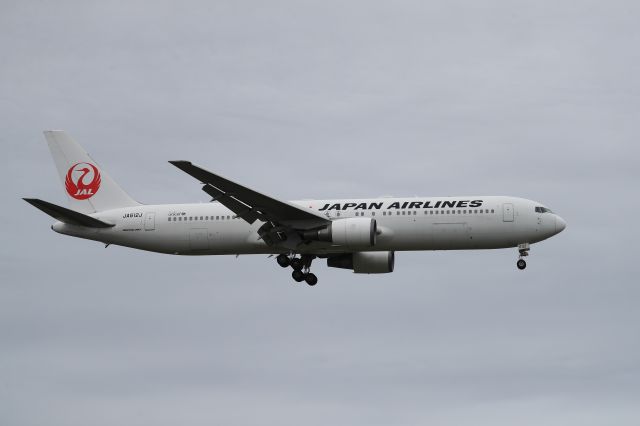 BOEING 767-300 (JA612J) - September 26th 2020:HND-HKD.