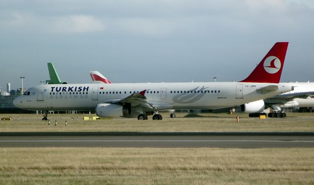 Airbus A321 (TC-JRH) - Turkish Airlines