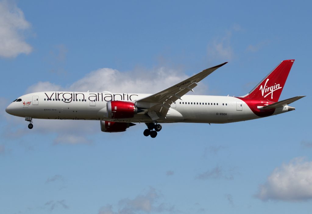 Boeing 787-9 Dreamliner (G-VOOH)