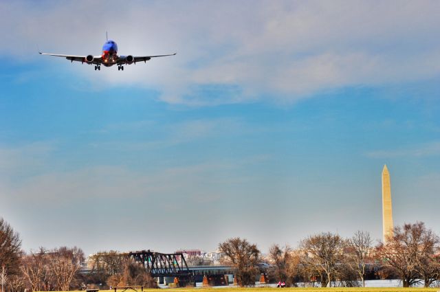 Boeing 737-700 —