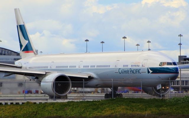 BOEING 777-300 (B-KPE)