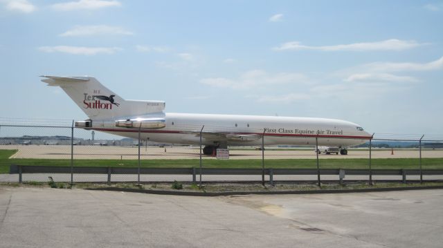 Cessna Skylane (N725CK) - Tex Suttons Horse Charter aircraft sitting on the Cargo ramp awaiting its next load of horses