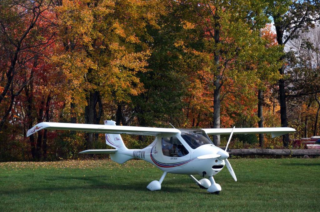 FLIGHT DESIGN CT (N107WW) - N107WW at Waterbury Airport (N41) on 10/18/2013