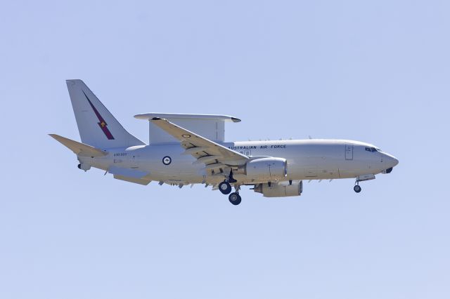 Boeing 737-700 (A30003) - Royal Australian Air Force (A30-003) Boeing E-7A Wedgetail aerial display at the 2015 Warbirds Downunder Airshow at Temora.