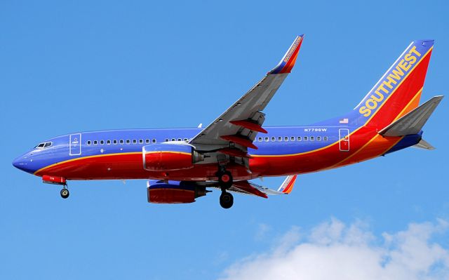 Boeing 737-700 (N779SW) - Southwest Airlines Boeing 737-7H4 N779SW (cn 27884/628)  Las Vegas - McCarran International (LAS / KLAS) USA - Nevada, October 1, 2010 Photo: TDelCoro