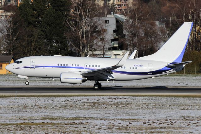 Boeing 737-700 (N737AG)