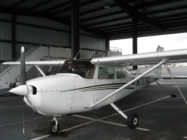 Cessna Skyhawk (N737RC)