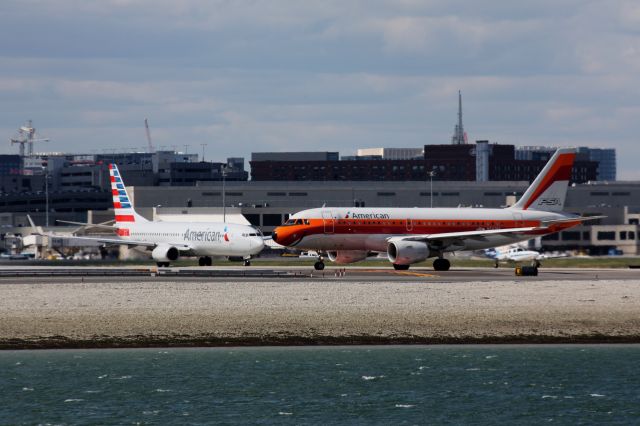 Airbus A319 (N742PS)