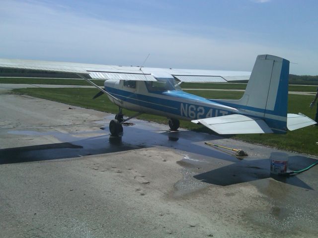 Cessna Skyhawk (N6241T)