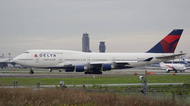 Boeing 747-200 (N665US)