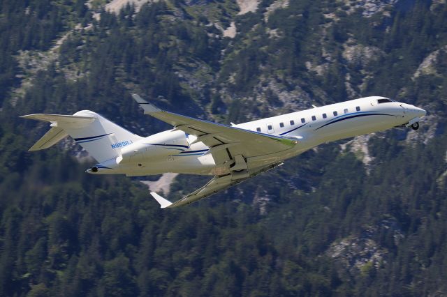 Bombardier Global 5000 (N989RJ)