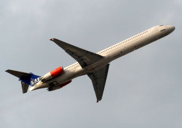 McDonnell Douglas MD-82 (LN-ROX)