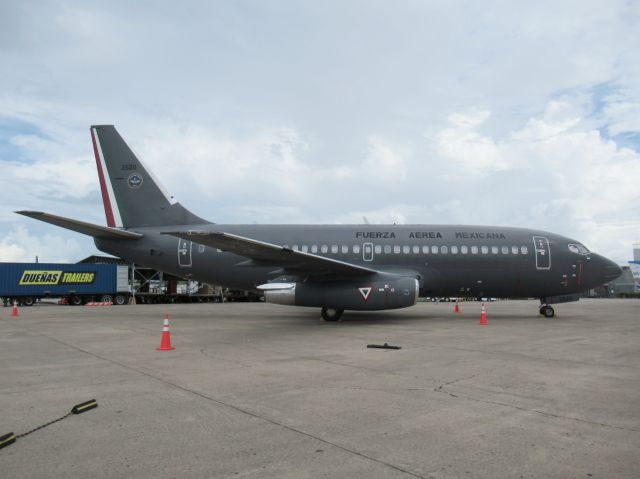 Boeing 737-200 (FAM3520)