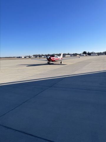 Piper PA-24 Comanche (N5091P) - PA-24 Comanche sitting outside The Apronbr /Jackson MI